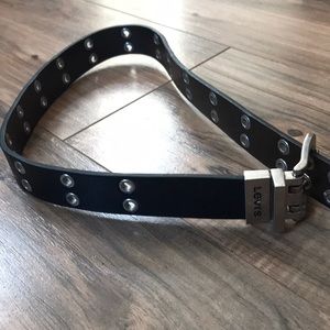 Levi’s black belt